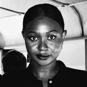 Read more about the article Oroma Elewa: un’artista che indaga a fondo la femminilità contemporanea internazionale.